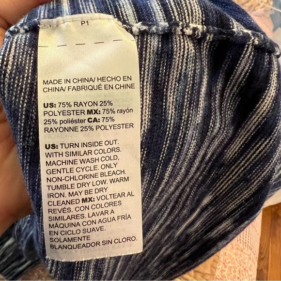 Chico’s Space Dye V-Neck Pullover Sweater Blue - Picture 14 of 14